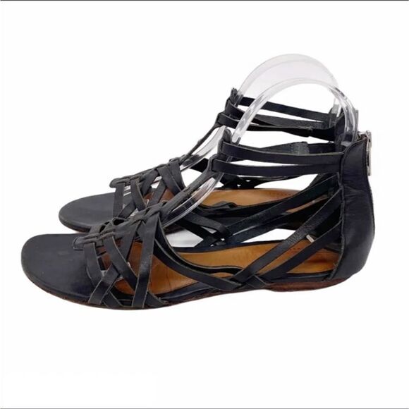 Ugg sz 9 black leather gladiator sandals - Picture 2 of 3